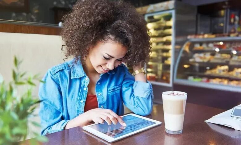 Como os idosos podem ganhar dinheiro na internet de forma fácil